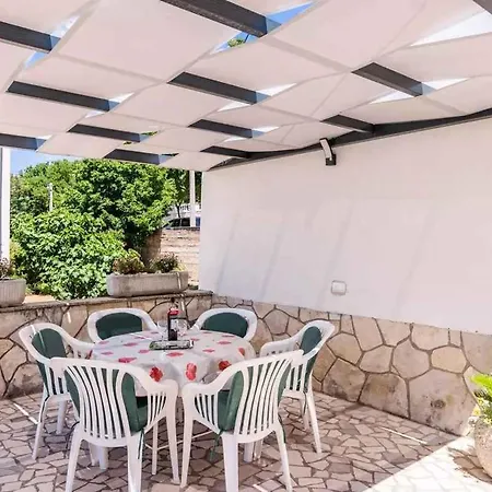 Apartman In 39105 *
