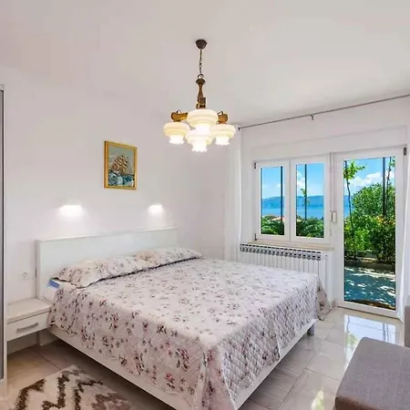 Apartman In 39105 *