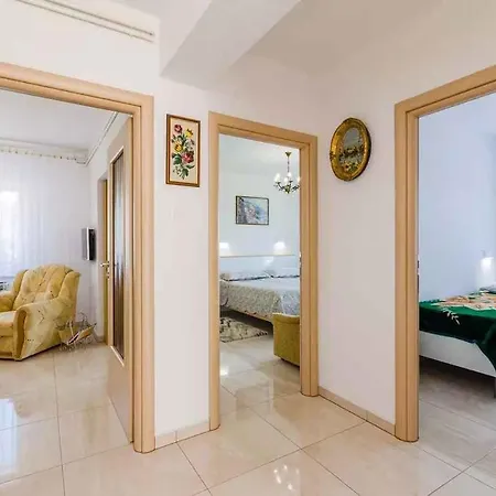 In 39105 Apartman Povile