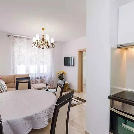 Apartman In 39105 Povile