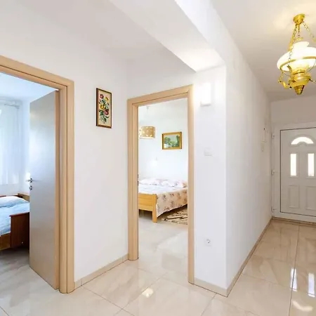 In 39105 Apartment *