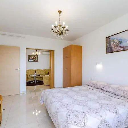 Apartment In 39105