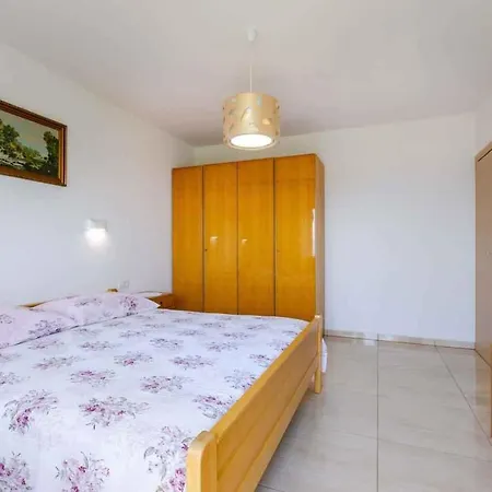Apartment In 39105