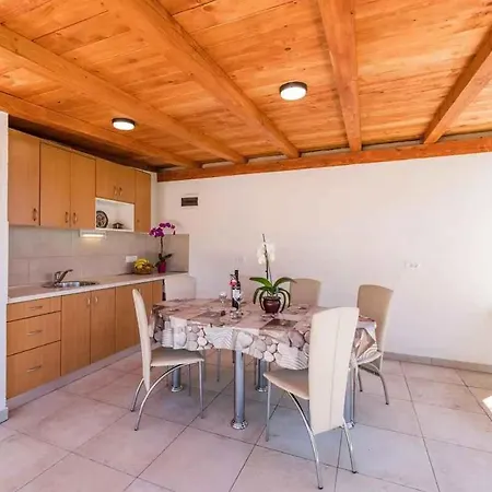 Apartment In 39105