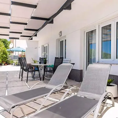 Apartment In 39105