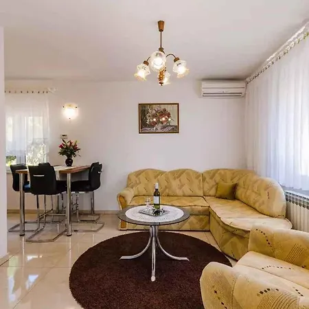 Apartment In 39105